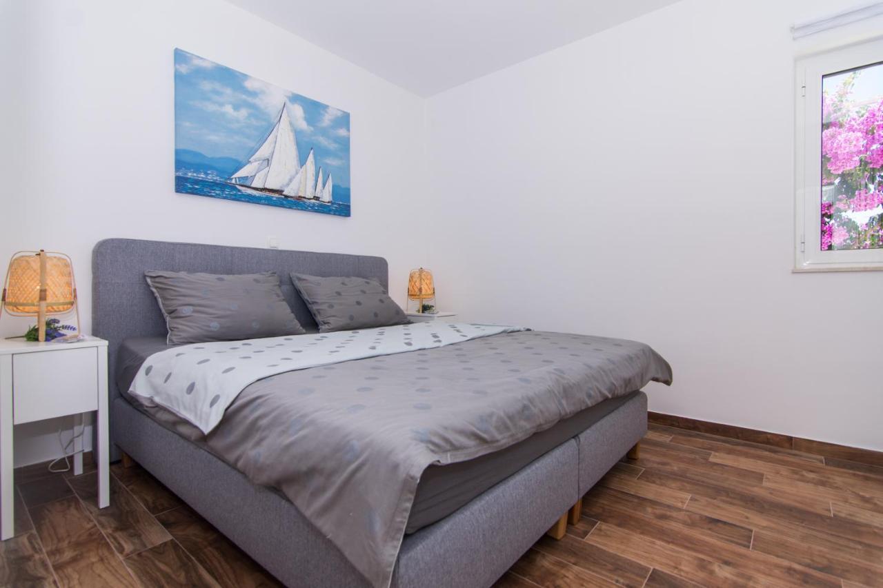 Apartments Lumini Trogir Buitenkant foto
